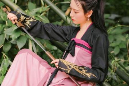美人无雅命，宛如繁花似锦的悲歌