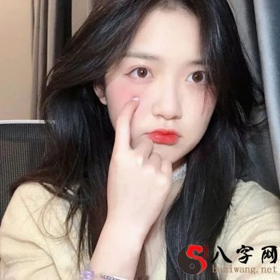 给自己留点尊严,别纠缠天蝎座了,天蝎座不爱的人是绝不会心软的