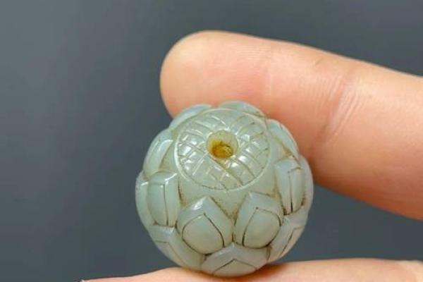 木命人适合佩戴的玉雕图案与寓意解析