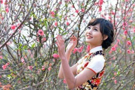 揭秘命犯烂桃花：你了解这背后的深意吗？