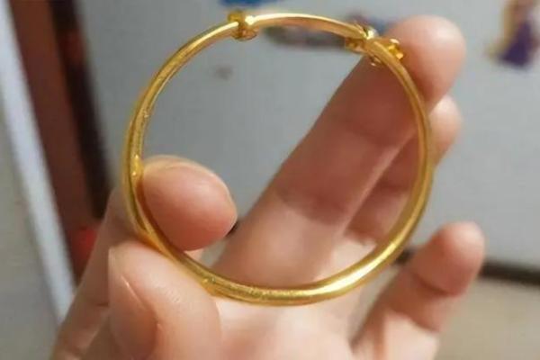 木命之人适合佩戴的手镯材质解析，助你运势旺盛！