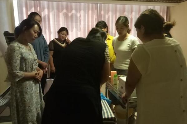 如何通过命局分析揭示美容师的职业潜力与发展路径