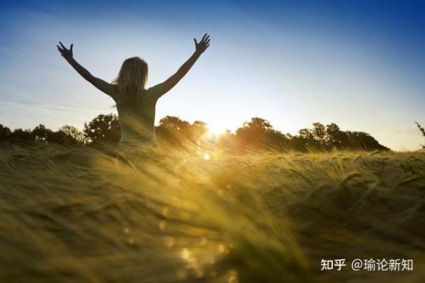 探秘女命日柱八专：深度解析如何影响人生轨迹与性格特征