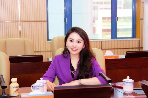 女十月初十：命理解析与人生轨迹探讨