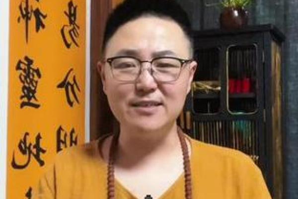 探秘命理：带华盖星的命格与人生解析