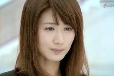 探秘女命夫妻宫坐墓：爱情与命运的交响曲