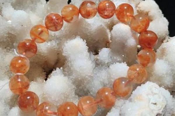 破军命主的星辰之饰，如何选择佩戴更为合适？