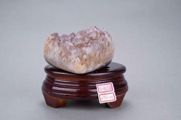 命里属土的人适合的水晶推荐：增运护身之选！