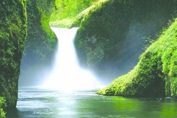 癸水：诠释命盘中温润如水的深邃智慧与丰富情感