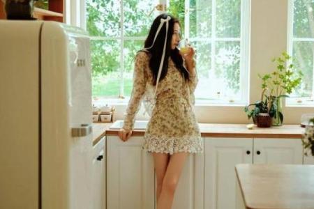 六月初一出生的女性命运解析:热情与坚韧的双重魅力