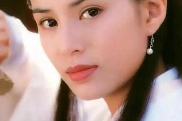 农历七月诞生的龙女：命理与运势探秘