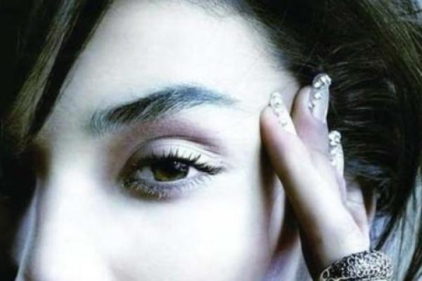 女人有八字眉，命运的象征与深意解析