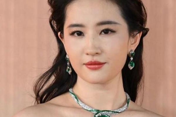 刘亦菲命格分析：35岁后的人生走向与属相影响
