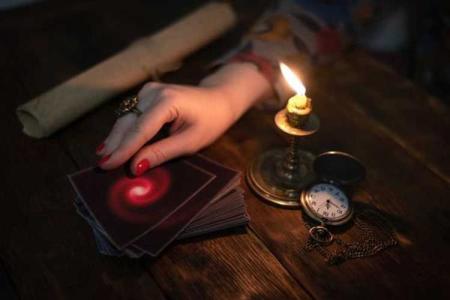 女命三两五钱：揭开八字命理的神秘面纱