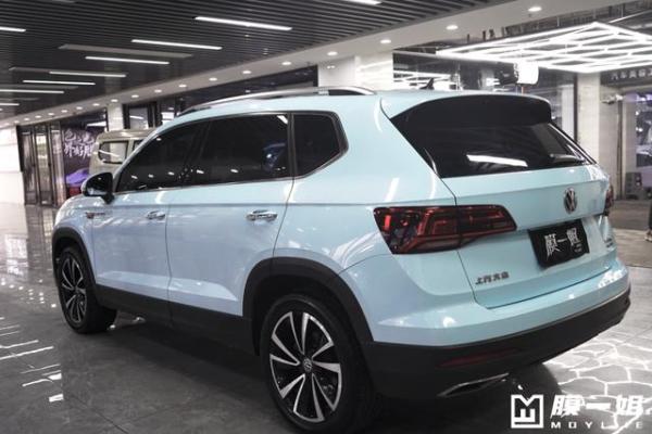 木命的人适合开什么颜色的汽车？探索五行与颜色的奥秘！