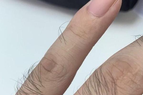 女人手指长毛代表什么？解读毛发与命运的关系