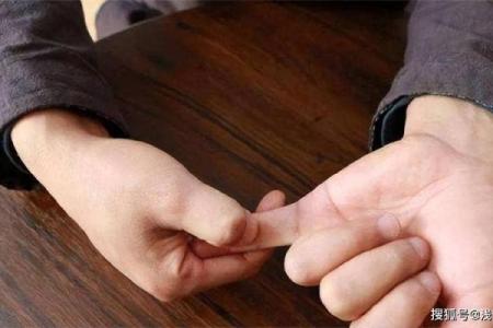 探秘男人小指过三关之命！追寻命运的奥秘与人生的启示