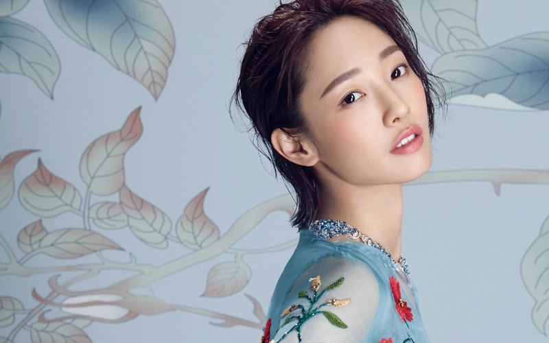 女性命理中的桃花运：她们的爱情与生活之路
