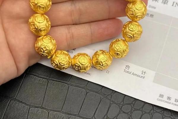 利用命理学揭秘：多金命人士适合佩戴的招财手串推荐