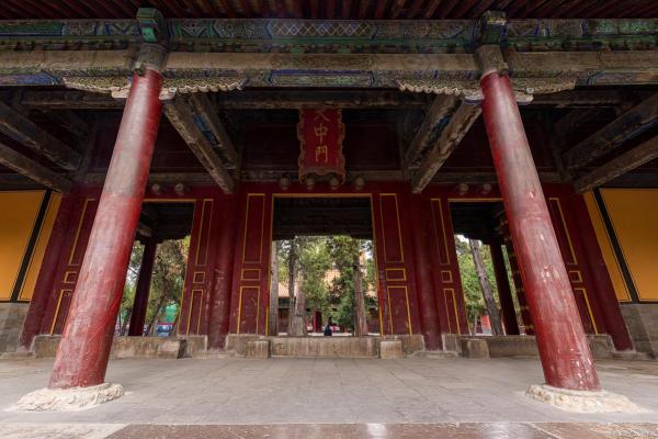 走进孔庙：探索古代文化与智慧的圣殿之旅