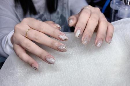 女子指尖小姐:她指尖下的魅力与故事