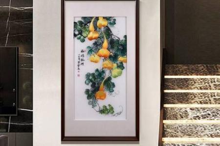 炉中火命的玄关挂画推荐:色彩与风水的完美结合