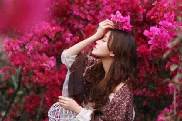 探索女人的桃花命：爱情与缘分的神秘旅程