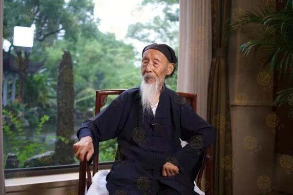老人为何被尊称为老爷子？命运背后的智慧与厚重