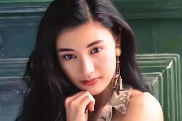 李嘉欣的命格解析：魅力与智慧的完美结合