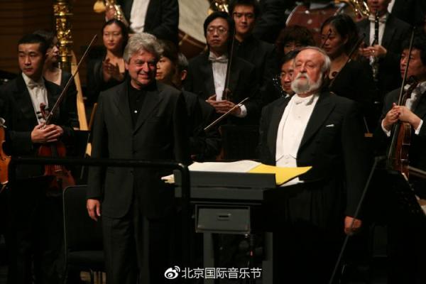 《命中注定的奇遇：探索生命中的意外与惊喜》