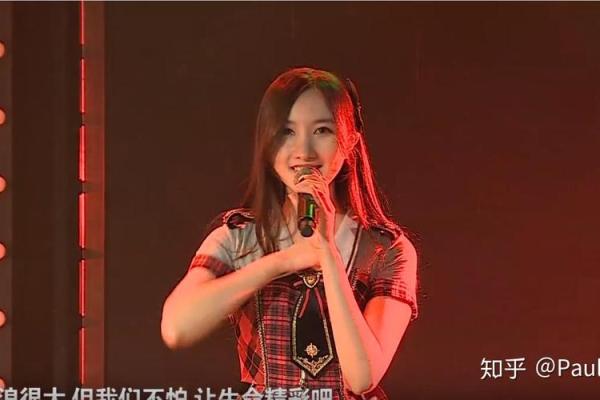 男孩唱午之鸡：生活的节奏与命运的交织